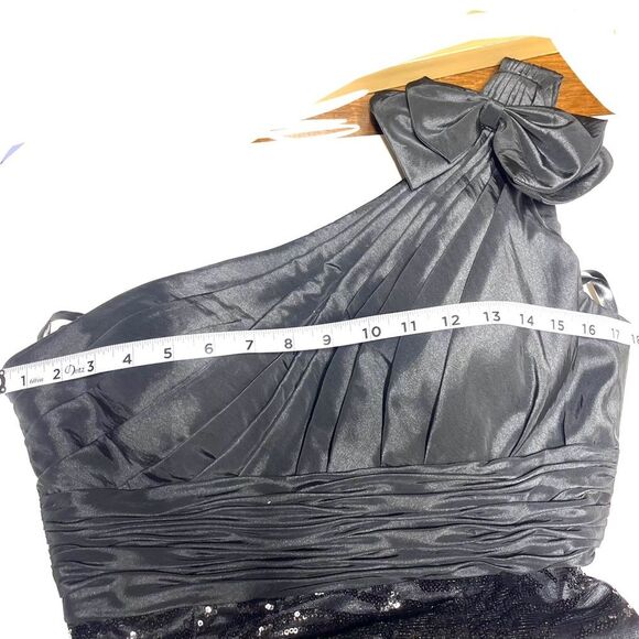 Tony Bowls One Shoulder Bow Sequins Fit and Flare Gown in Black 10 - Picture 12 of 15